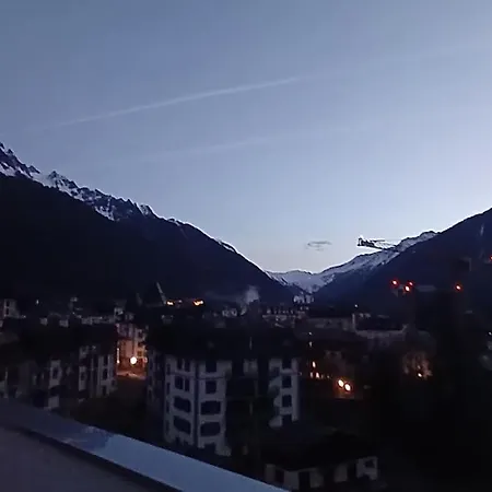 Two Bedroom Apartment, Hypercenter, Terrace Mont Blanc, Parking * Шамоні