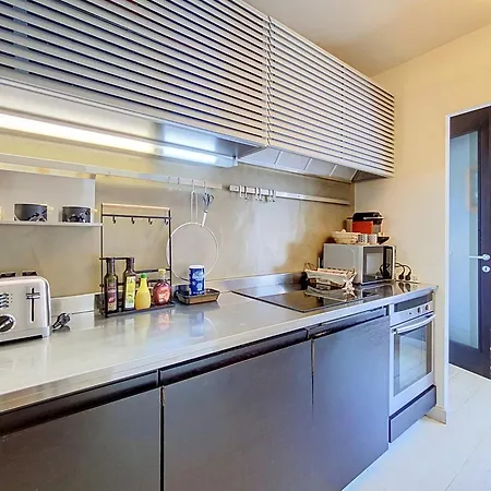 Two Bedroom Apartment, Hypercenter, Terrace Mont Blanc, Parking شقة